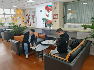 察右前旗行政審批政務(wù)服務(wù)與數(shù)據(jù)管理局 我陪群眾走流程 高效便捷暖人心